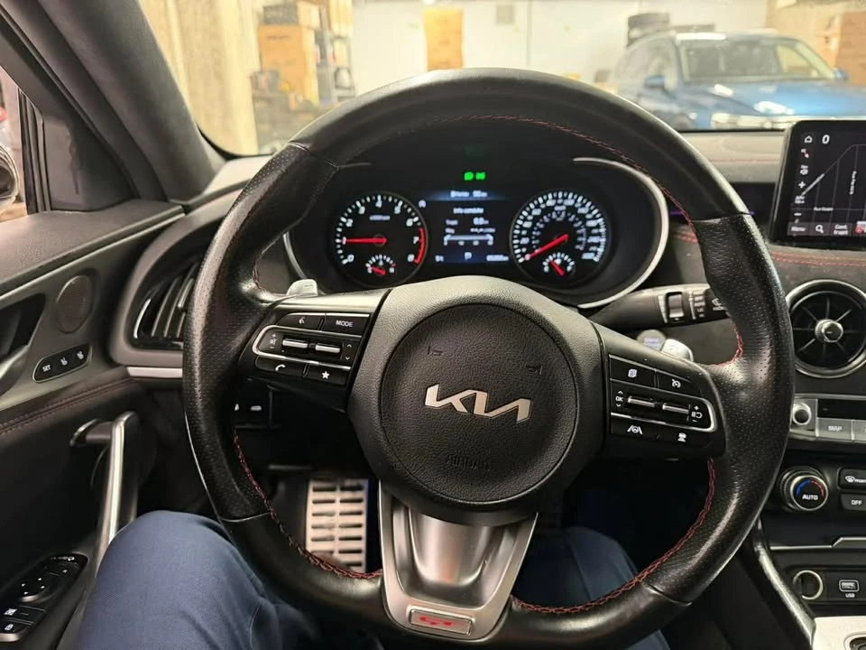 2022 Kia Stinger GT - Image 17 of 18