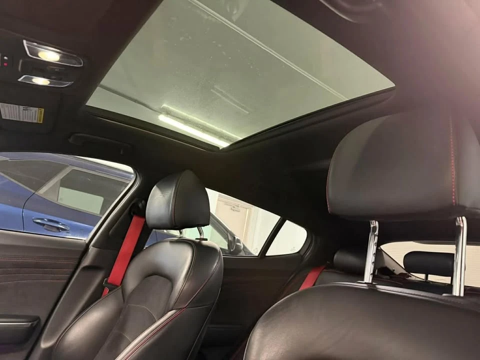 2022 Kia Stinger GT - Image 11 of 18