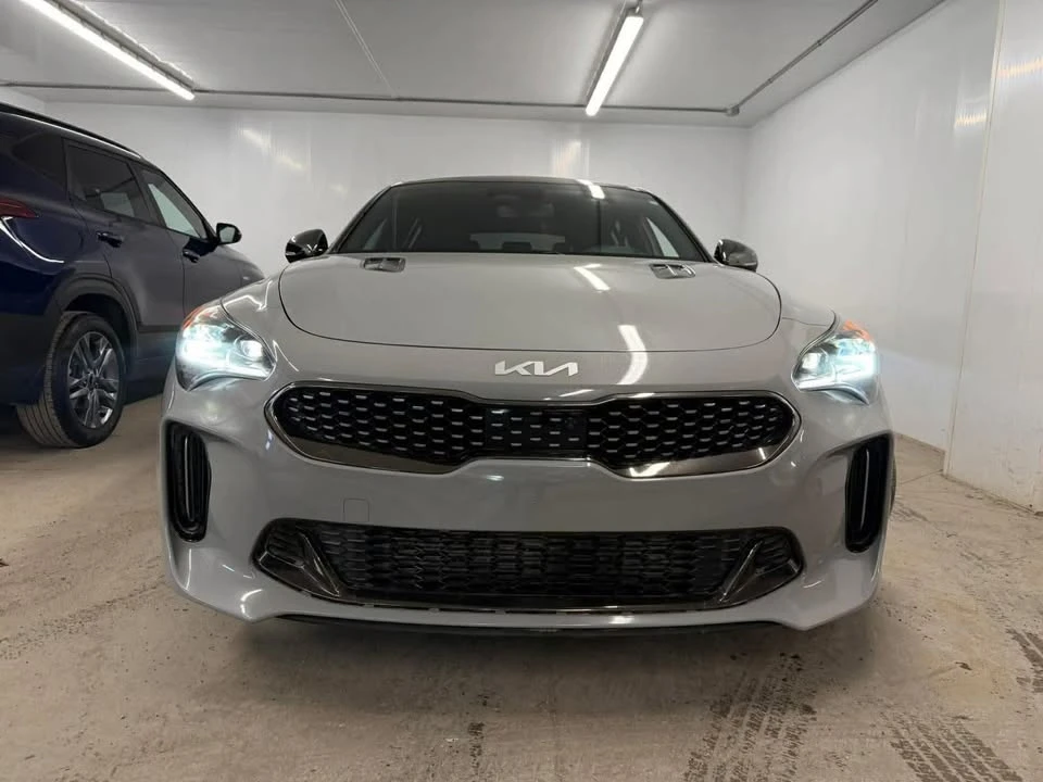 2022 Kia Stinger GT - Image 2 of 18