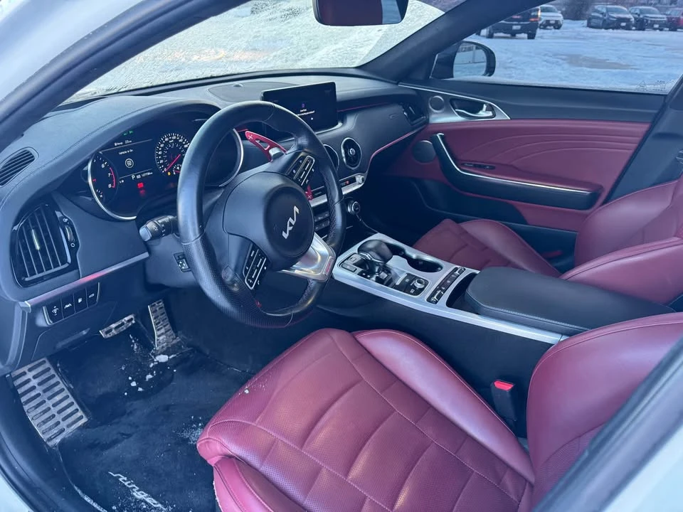 2022 Kia Stinger - Image 9 of 14