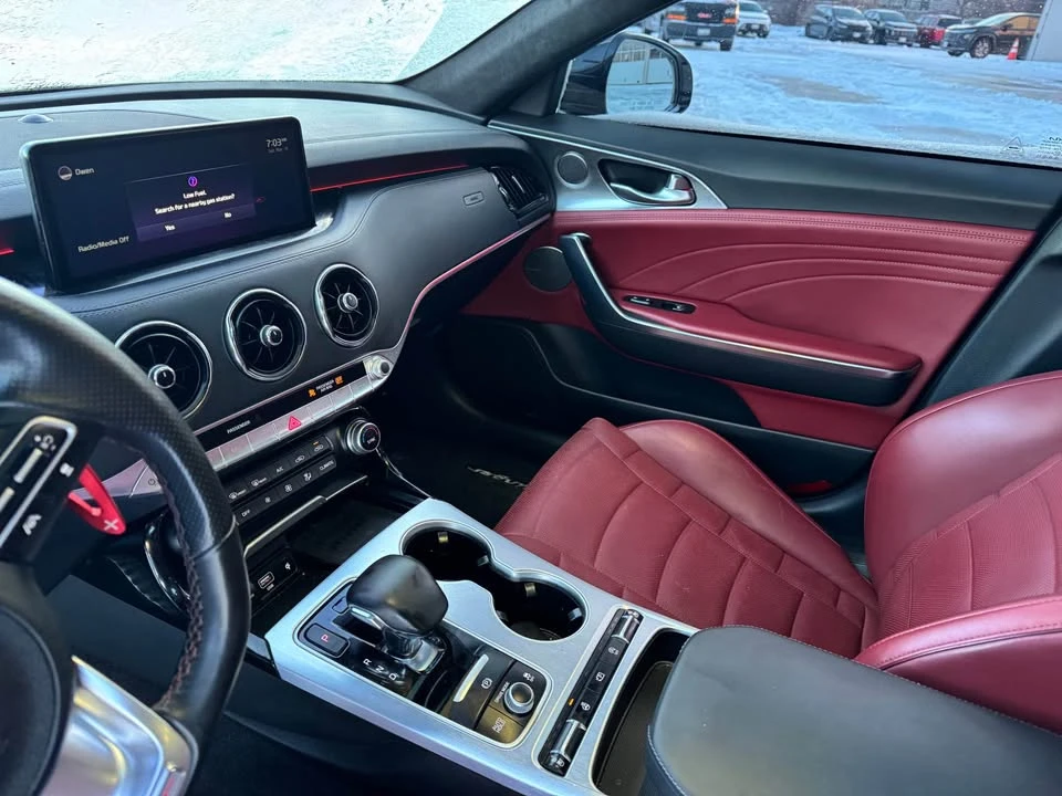 2022 Kia Stinger - Image 10 of 14
