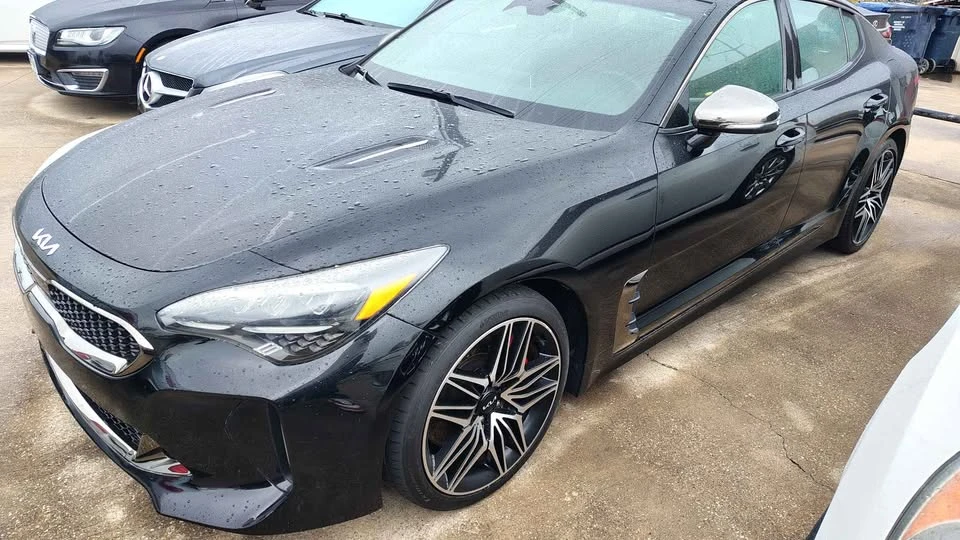 2022 Kia Stinger GT - Image 2 of 3