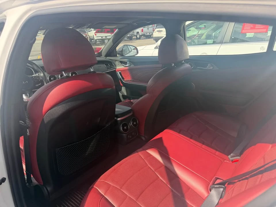 2022 Kia Stinger GT - Image 4 of 7