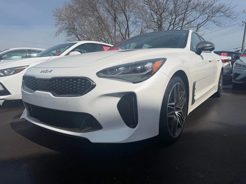 2022 Kia Stinger GT - Image 2 of 7