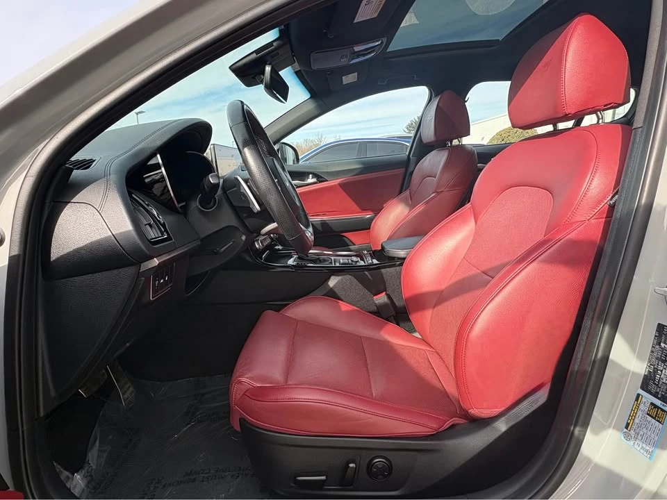 2022 Kia Stinger - Image 10 of 20