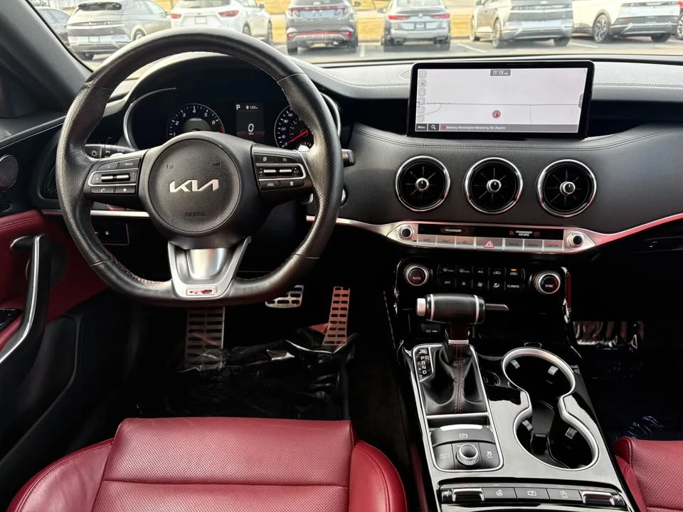 2022 Kia Stinger - Image 15 of 20