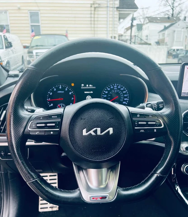 2022 Kia Stinger - Image 16 of 20