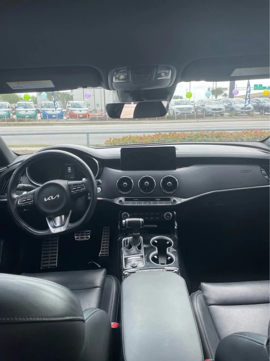 2022 Kia Stinger - Image 2 of 13
