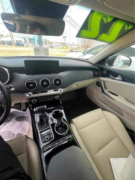2022 Kia Stinger - Image 7 of 10