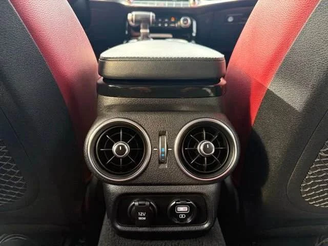 2022 Kia Stinger - Image 15 of 18
