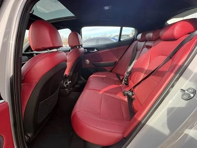 2022 Kia Stinger - Image 14 of 18