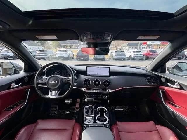 2022 Kia Stinger - Image 17 of 18