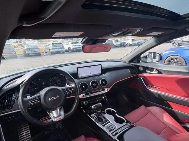 2022 Kia Stinger - Image 12 of 18