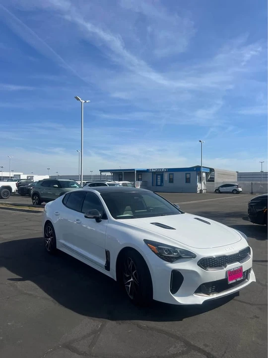 2022 Kia Stinger - Image 3 of 8