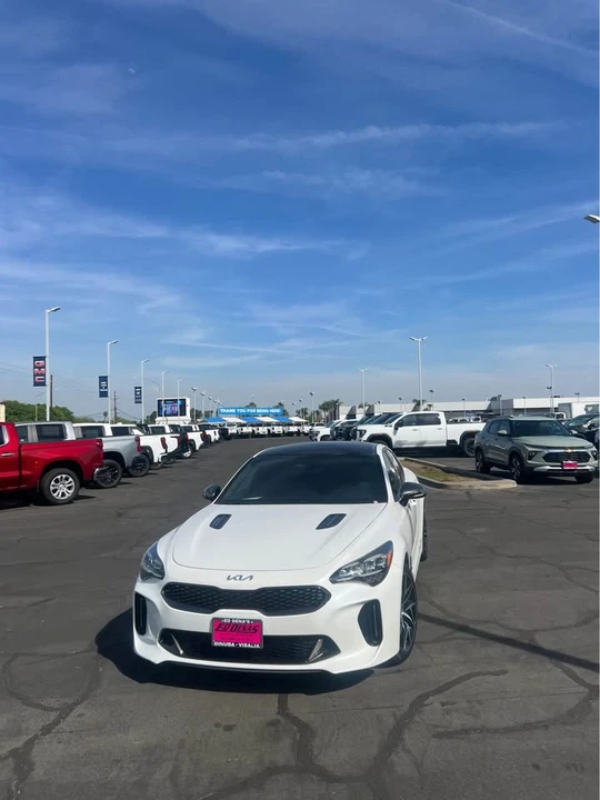 2022 Kia Stinger - Image 2 of 8