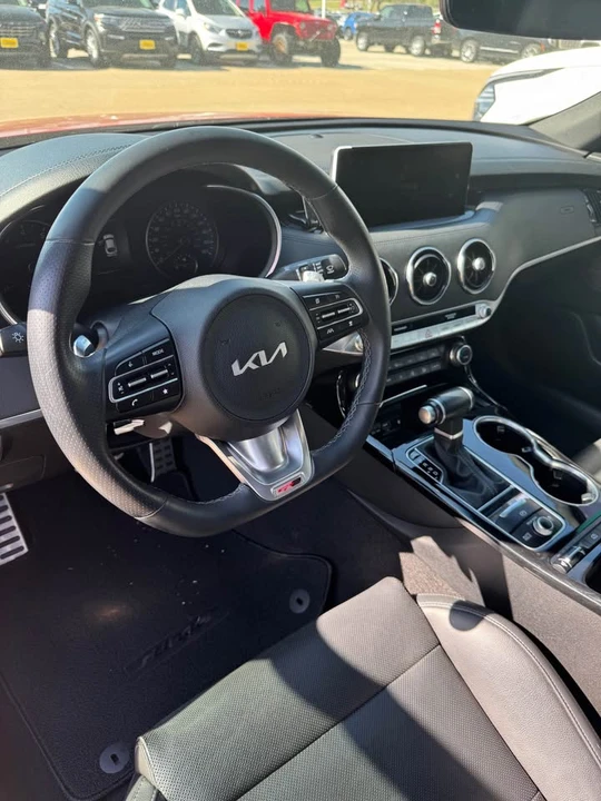 2022 Kia Stinger - Image 4 of 7