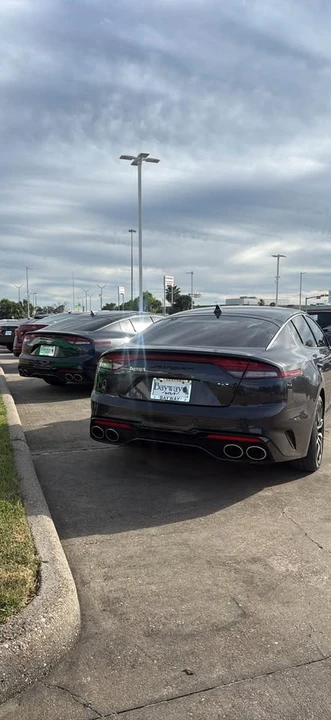 2022 Kia Stinger - Image 2 of 7