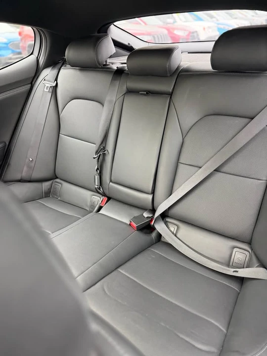 2022 Kia Stinger - Image 14 of 15