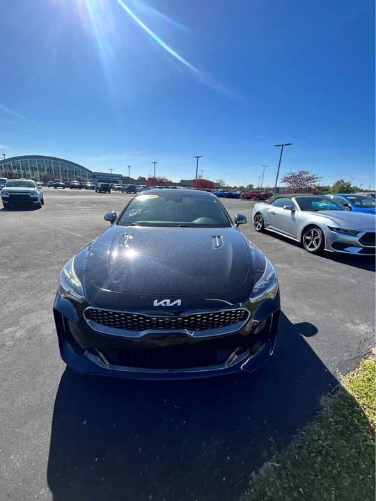 2022 Kia Stinger - Image 2 of 14