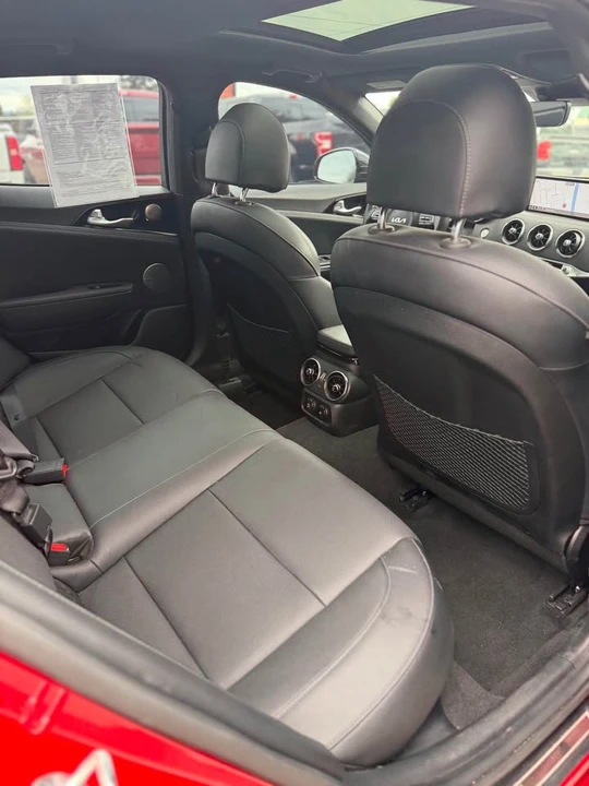 2022 Kia Stinger - Image 11 of 15
