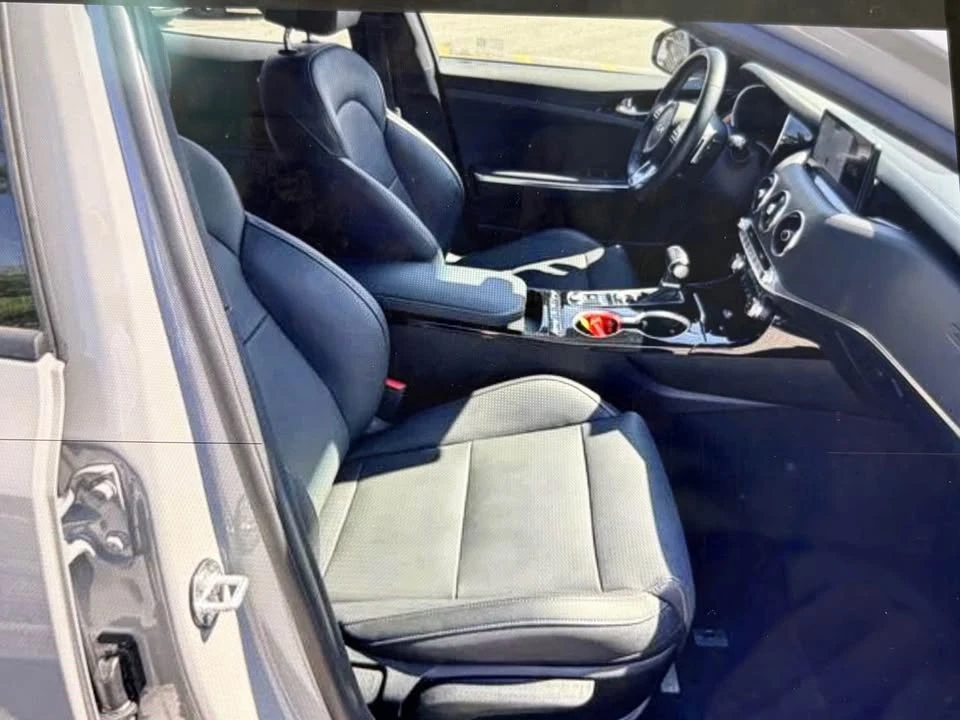 2022 Kia Stinger - Image 12 of 19