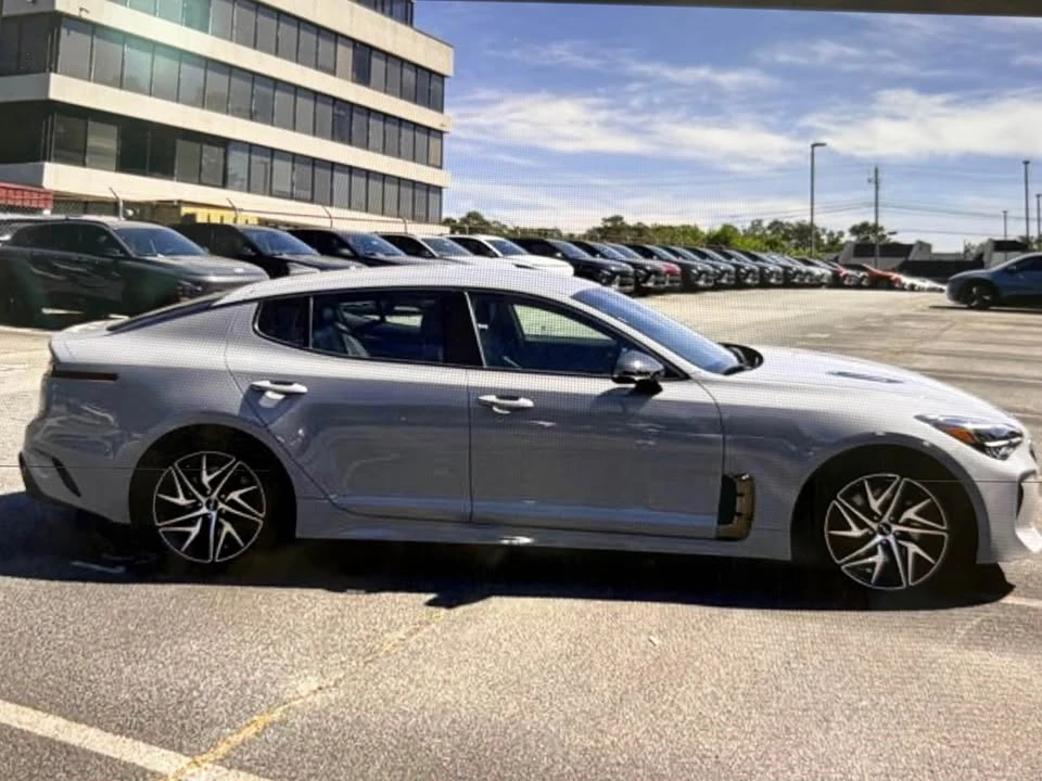 2022 Kia Stinger - Image 8 of 19
