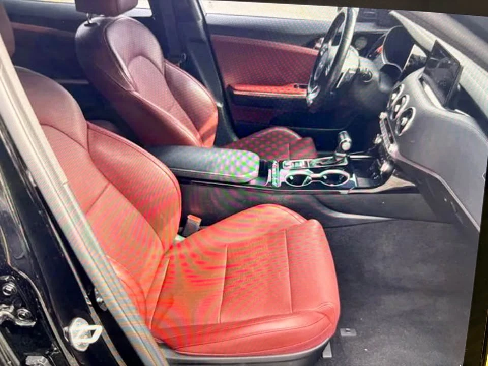 2022 Kia Stinger - Image 12 of 17