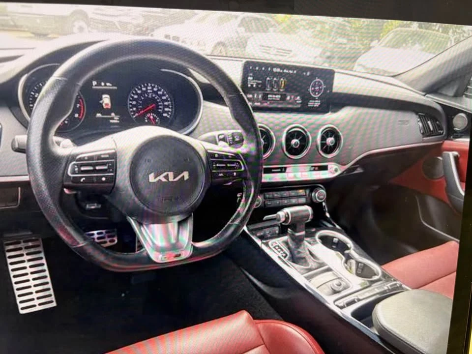 2022 Kia Stinger - Image 16 of 17