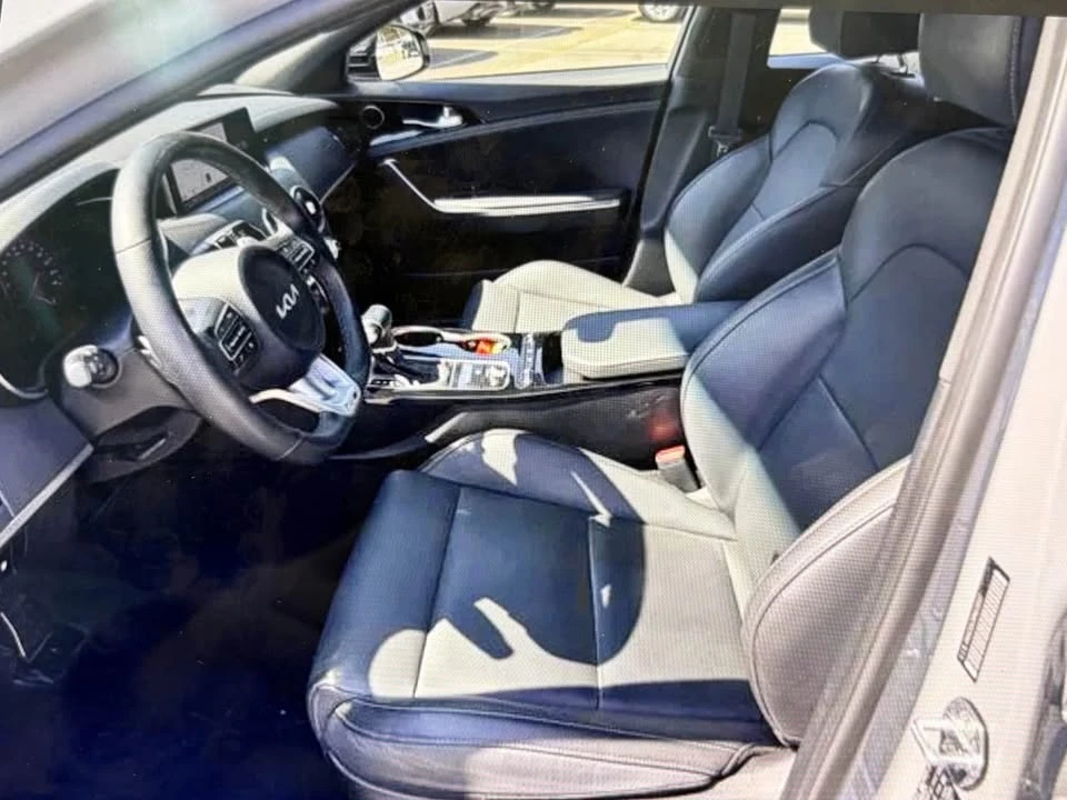 2022 Kia Stinger - Image 9 of 19