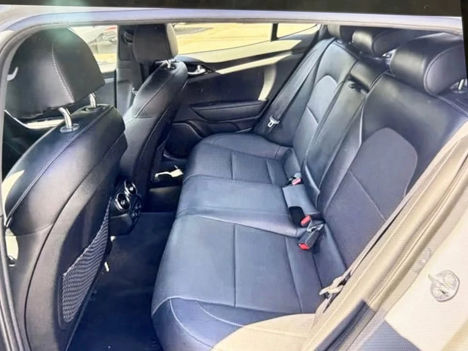 2022 Kia Stinger - Image 15 of 19