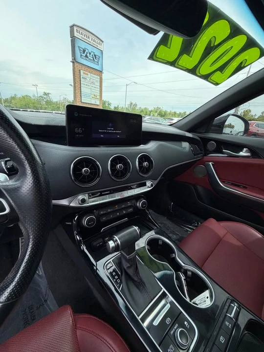 2022 Kia Stinger - Image 3 of 10