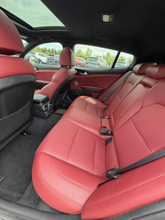 2022 Kia Stinger - Image 6 of 10