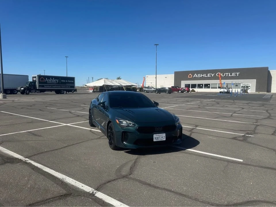 2022 Kia Stinger - Image 2 of 9