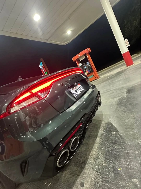 2022 Kia Stinger - Image 8 of 9