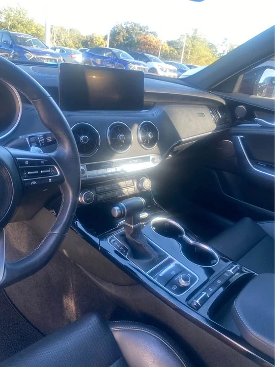2022 Kia Stinger - Image 3 of 13