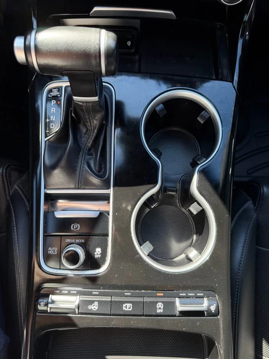 2022 Kia Stinger - Image 15 of 20