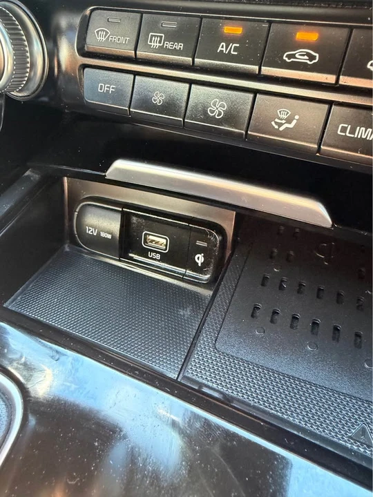 2022 Kia Stinger - Image 16 of 20