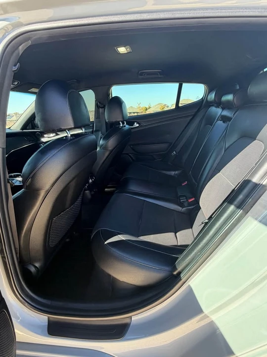 2022 Kia Stinger - Image 18 of 20