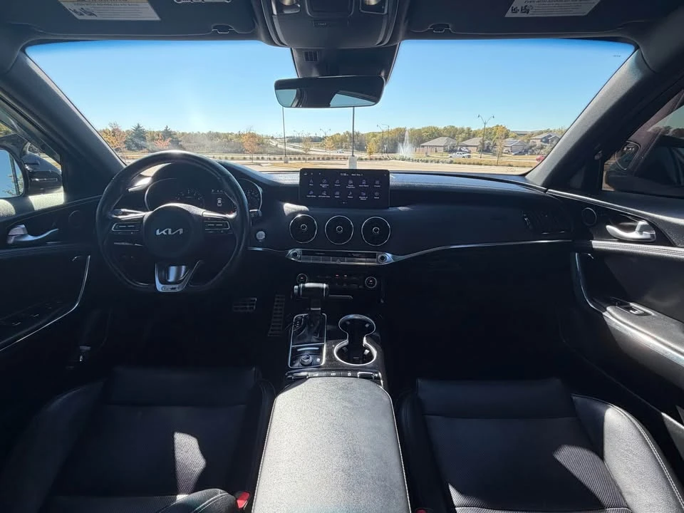 2022 Kia Stinger - Image 8 of 20