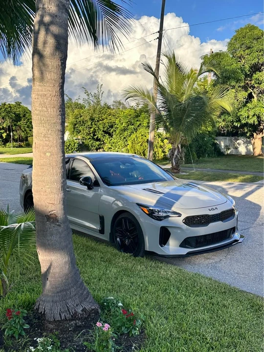 2022 Kia Stinger - Image 2 of 3