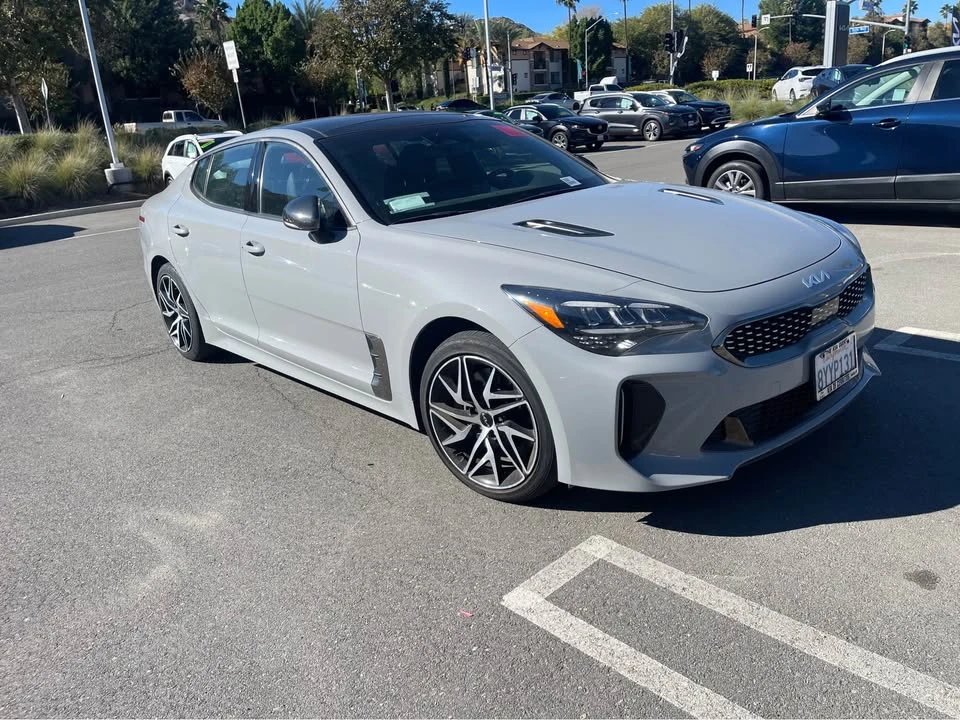 2022 Kia Stinger - Image 2 of 4