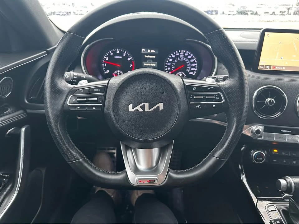 2022 Kia Stinger - Image 9 of 11