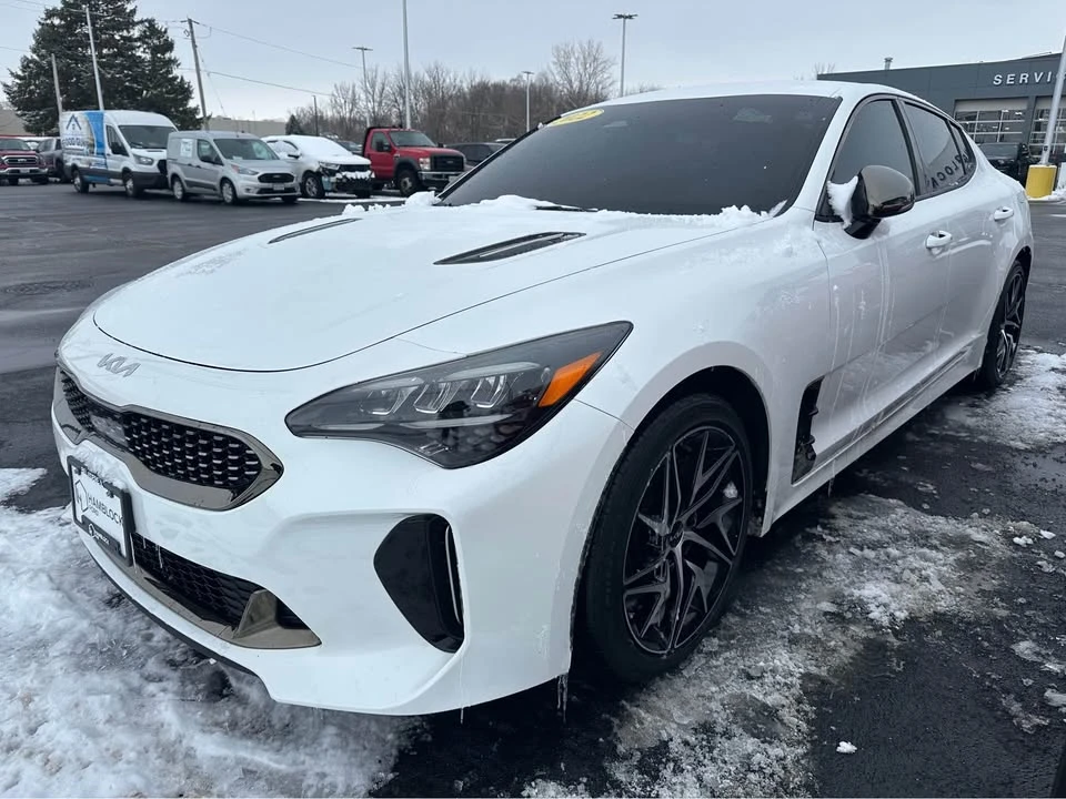 2022 Kia Stinger - Image 2 of 11