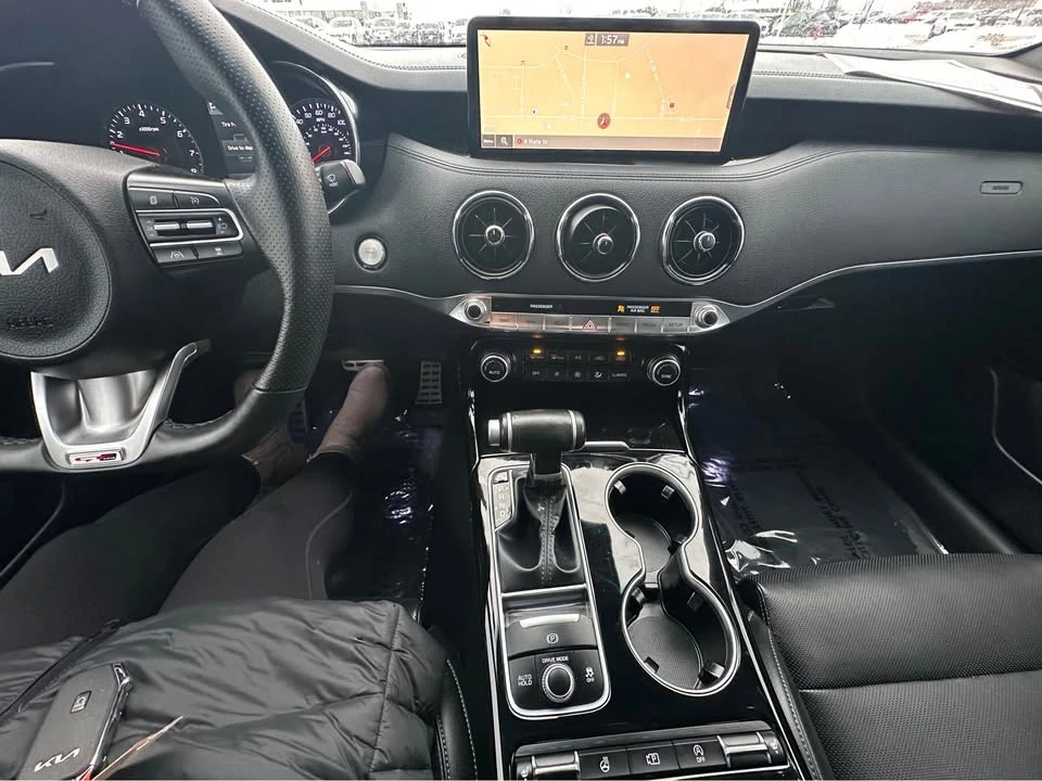 2022 Kia Stinger - Image 8 of 11