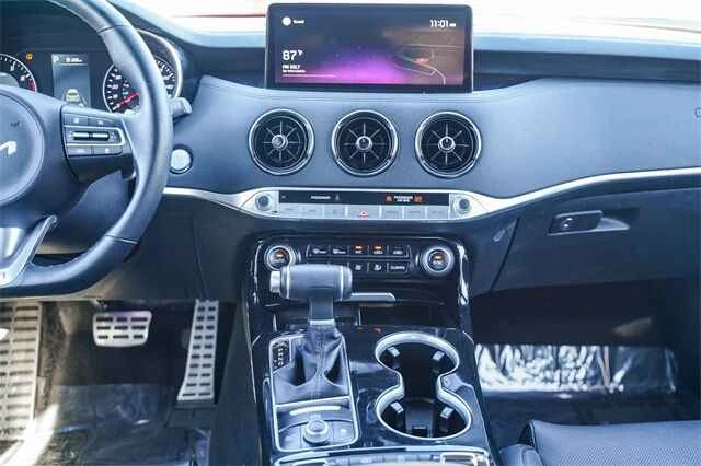 2022 Kia Stinger - Image 8 of 16