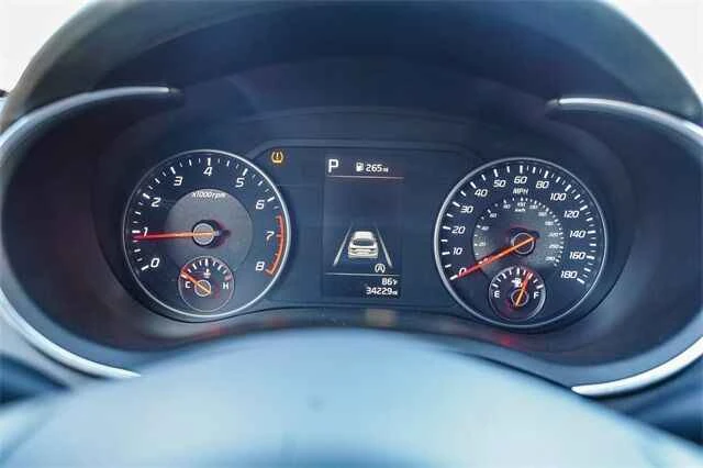 2022 Kia Stinger - Image 13 of 16