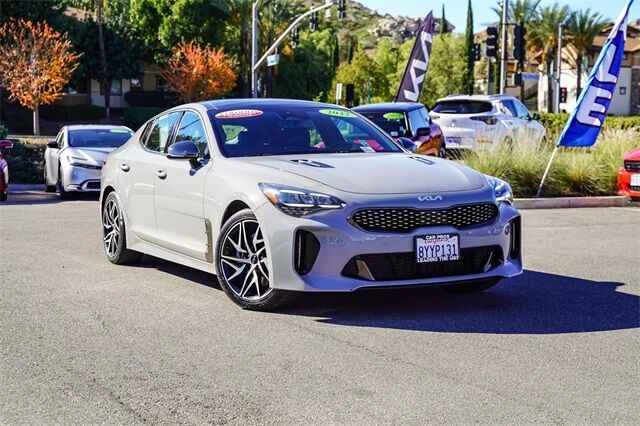 2022 Kia Stinger - Image 2 of 16
