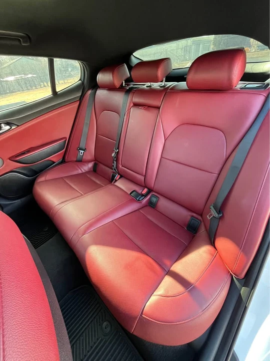 2022 Kia Stinger - Image 11 of 14