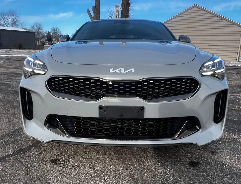 2022 Kia Stinger - Image 2 of 20