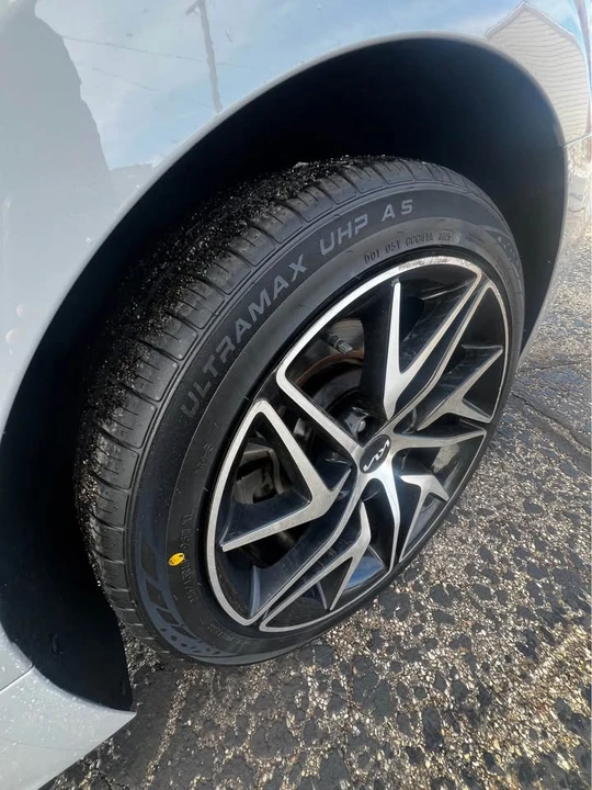2022 Kia Stinger - Image 9 of 20